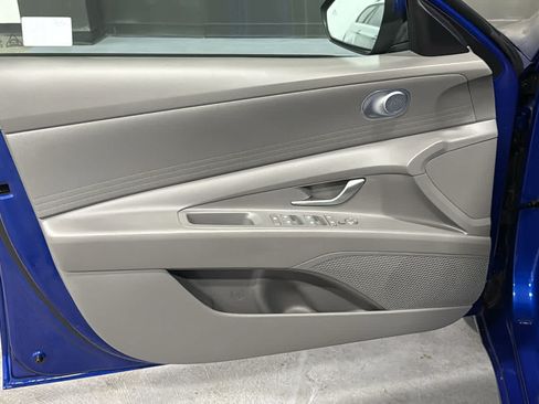 Used 2024 Hyundai Elantra SEL FWD image 9