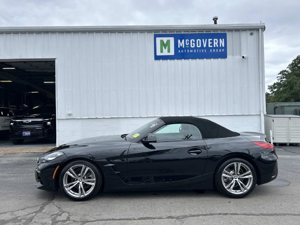 Used 2019 BMW Z4 sDrive30i w/ M Sport Package RWD image 2