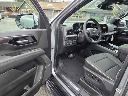 New 2026 Chevrolet Suburban Premier w/ Sun And Tow Package image 22