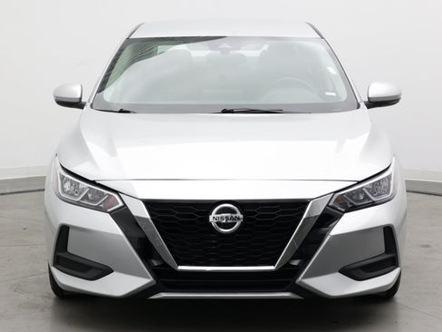 Used 2021 Nissan Sentra SV FWD image 2