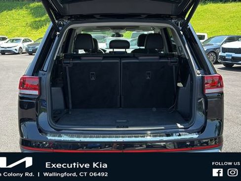 Used 2024 Volkswagen Atlas Peak Edition SE AWD/4WD image 25