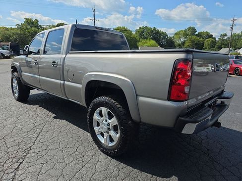 Used 2006 Chevrolet Silverado 2500 LT w/ Heavy-Duty Power Package AWD/4WD image 19