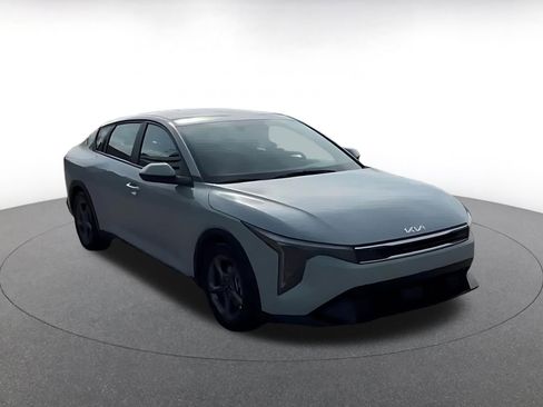 Used 2025 Kia K4 LXS image 3