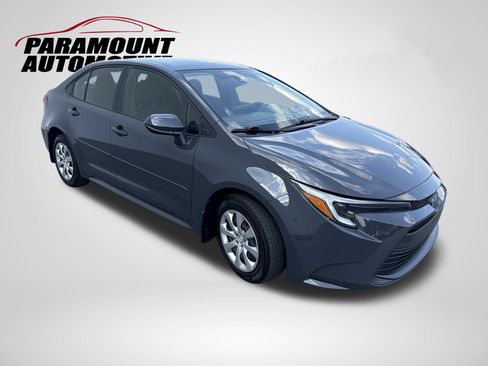 Used 2025 Toyota Corolla LE FWD image 3