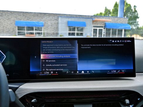 Used 2025 BMW 330i Sedan image 24