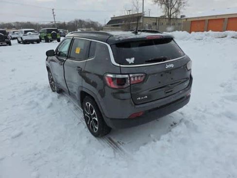 Used 2022 Jeep Compass Limited image 5