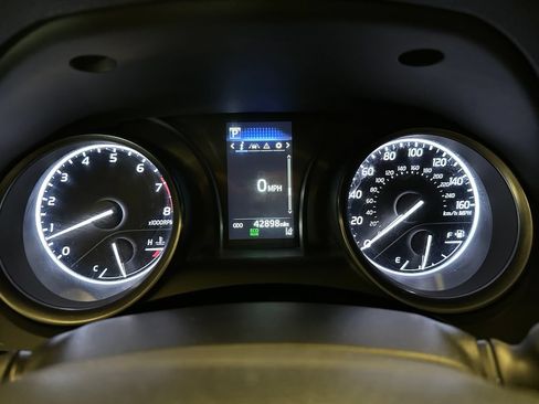 Used 2022 Toyota Camry SE FWD image 10