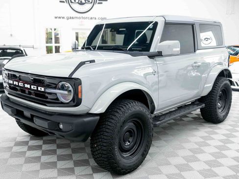 Used 2022 Ford Bronco Outer Banks w/ Sasquatch Package AWD/4WD image 11