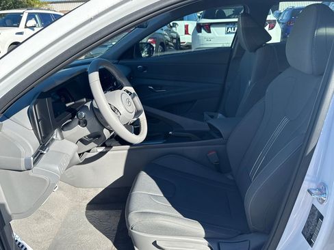New 2025 Hyundai Elantra Sport image 9