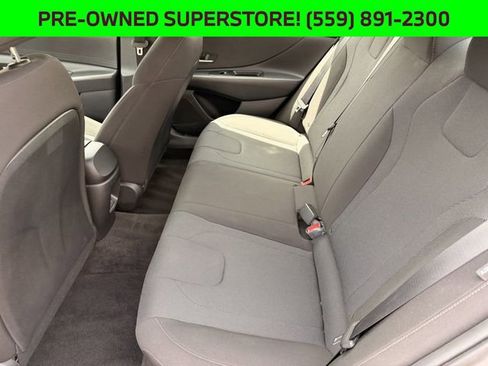 Used 2025 Hyundai Elantra SE FWD image 8