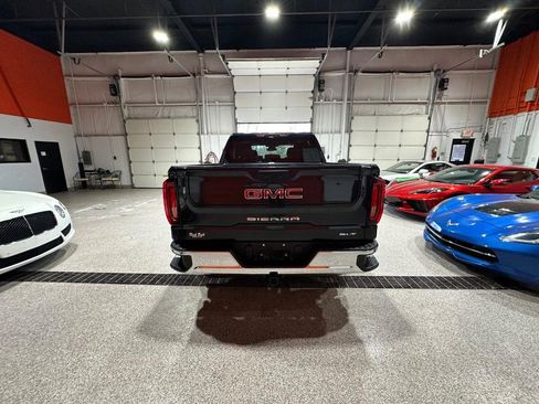 Used 2023 GMC Sierra 1500 SLT image 2