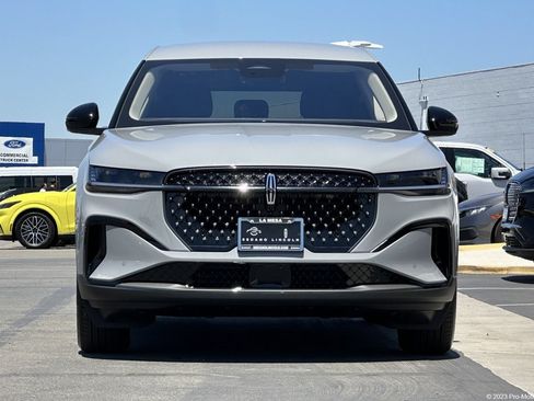 New 2026 Lincoln Nautilus Premier w/ Jet Appearance Package AWD/4WD image 1