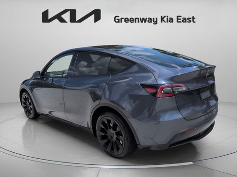 Used 2021 Tesla Model Y Long Range AWD/4WD image 8