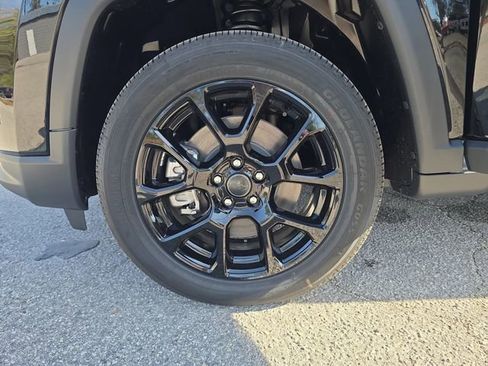 New 2026 Jeep Compass Latitude image 28