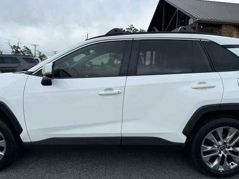 Used 2019 Toyota RAV4 XLE Premium FWD image 42