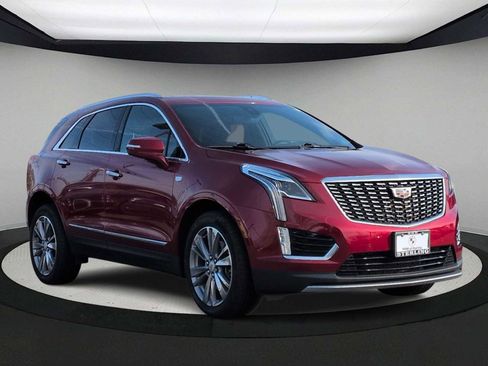 Used 2024 Cadillac XT5 Premium Luxury w/ Technology Package image 2