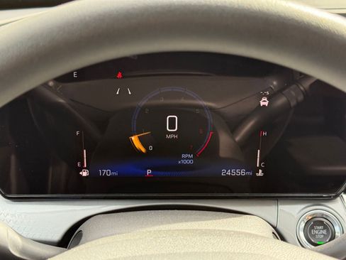 Used 2025 Chevrolet Trax LT image 40