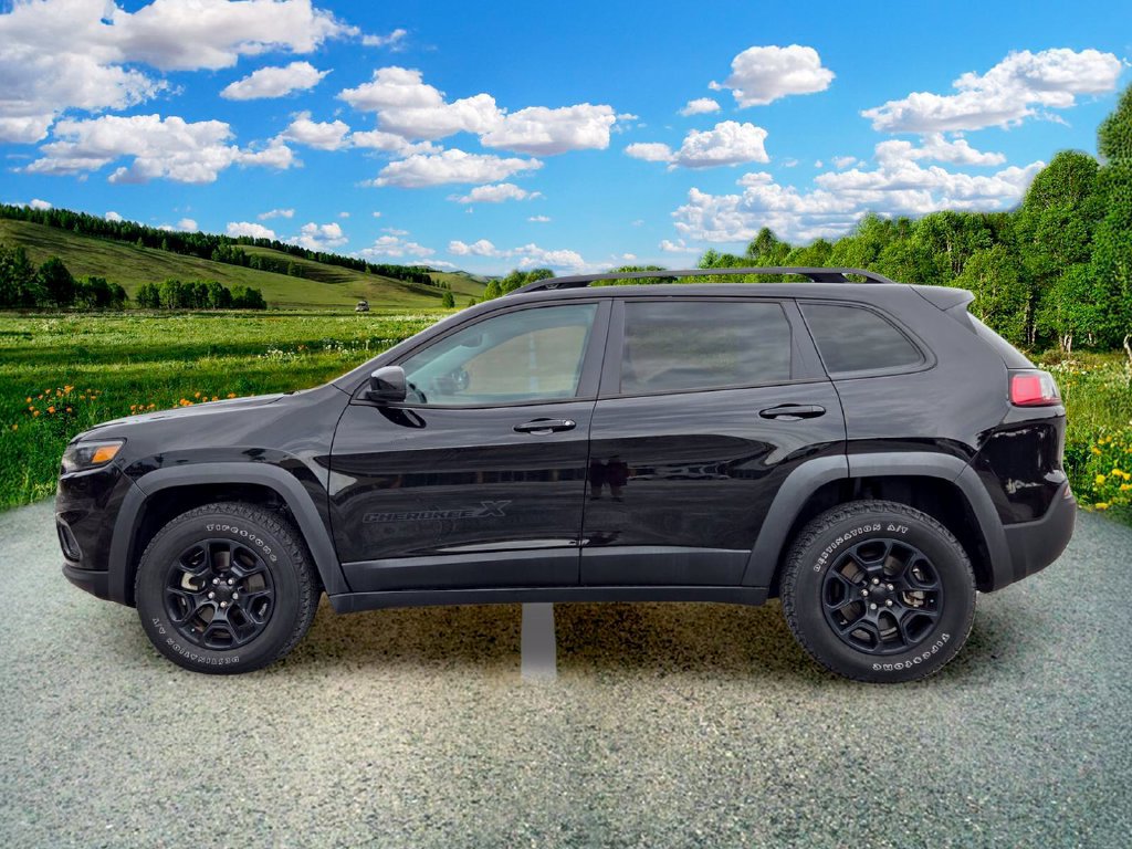Certified 2022 Jeep Cherokee Latitude w/ Sun & Sound Group AWD/4WD image 3