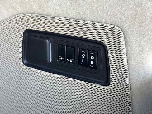 Used 2021 Cadillac Escalade ESV Premium Luxury w/ Driver Assist Tech Package RWD image 10