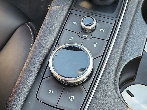 Used 2022 Cadillac XT6 Premium Luxury image 26