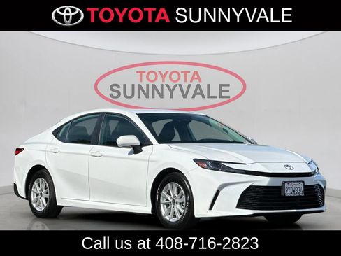 Used 2025 Toyota Camry LE FWD image 10
