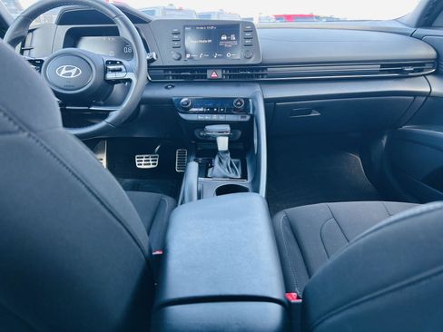 Used 2025 Hyundai Elantra Sport image 20