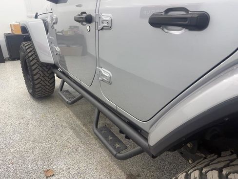 Used 2018 Jeep Wrangler Unlimited Sahara w/ Dual Top Group image 9