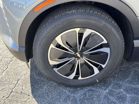 Used 2025 Chevrolet Blazer EV LT image 9