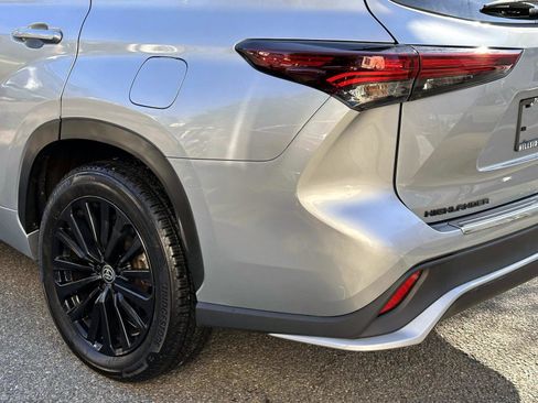 Used 2024 Toyota Highlander XSE image 10