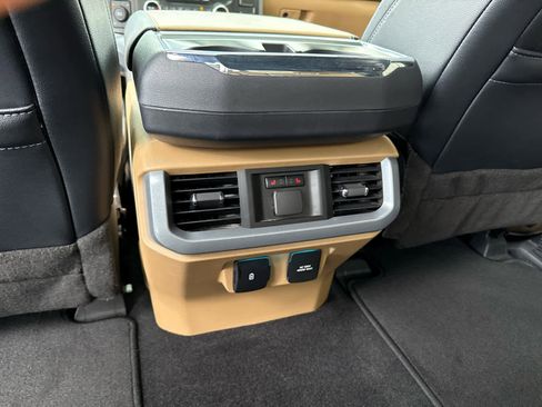 Used 2022 Ford F150 Lariat w/ Equipment Group 502A High image 28