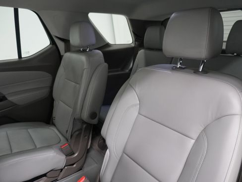 Used 2020 Chevrolet Traverse LT w/ Driver Confidence II Package FWD image 13