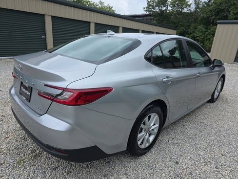Used 2025 Toyota Camry LE FWD image 6