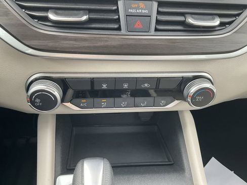 Certified 2025 Nissan Altima 2.5 SV image 17