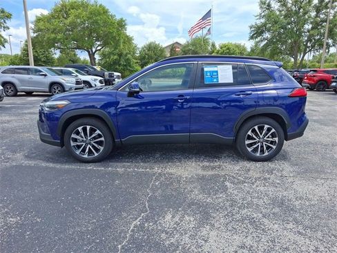 Used 2024 Toyota Corolla Cross XLE image 6