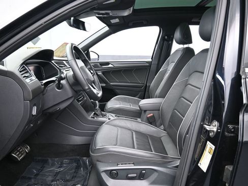 Used 2022 Volkswagen Tiguan SEL R-Line image 12