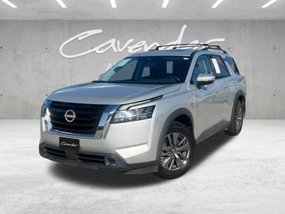 Used 2022 Nissan Pathfinder SV w/ SV Premium Package