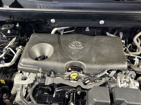 Used 2025 Toyota RAV4 XLE AWD/4WD image 30