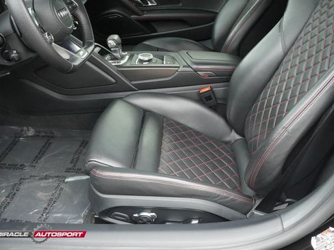 Used 2017 Audi R8 V10 w/ Carbon Exterior Package AWD/4WD image 19
