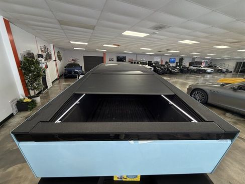 Used 2024 Tesla Cybertruck AWD Crew Cab image 34
