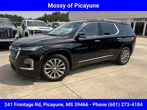 Certified 2023 Chevrolet Traverse Premier w/ LPO, Floor Liner Package image 1