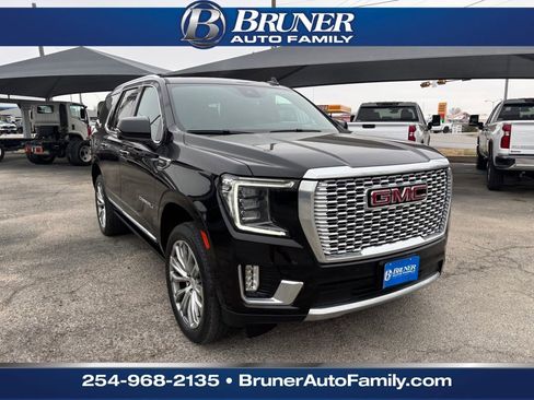 Used 2023 GMC Yukon Denali w/ Denali Reserve Package image 3