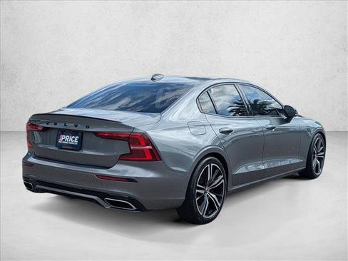 Used 2019 Volvo S60 T6 R-Design image 5