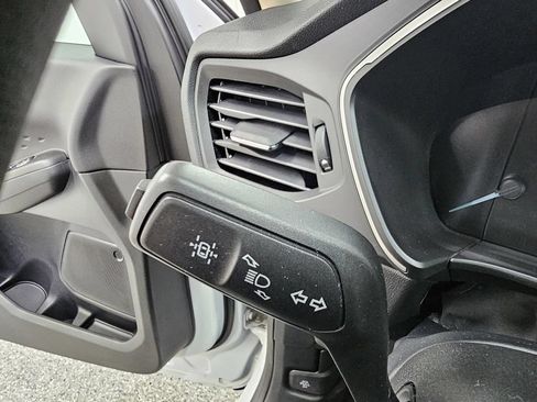 Used 2020 Ford Escape SE FWD image 34