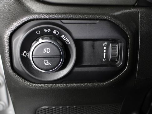 Used 2023 Jeep Gladiator Overland image 23