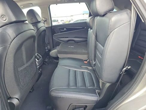 Used 2019 Kia Sorento EX w/ EX Touring Package image 5
