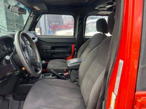 Used 2015 Jeep Wrangler Unlimited Sport image 7