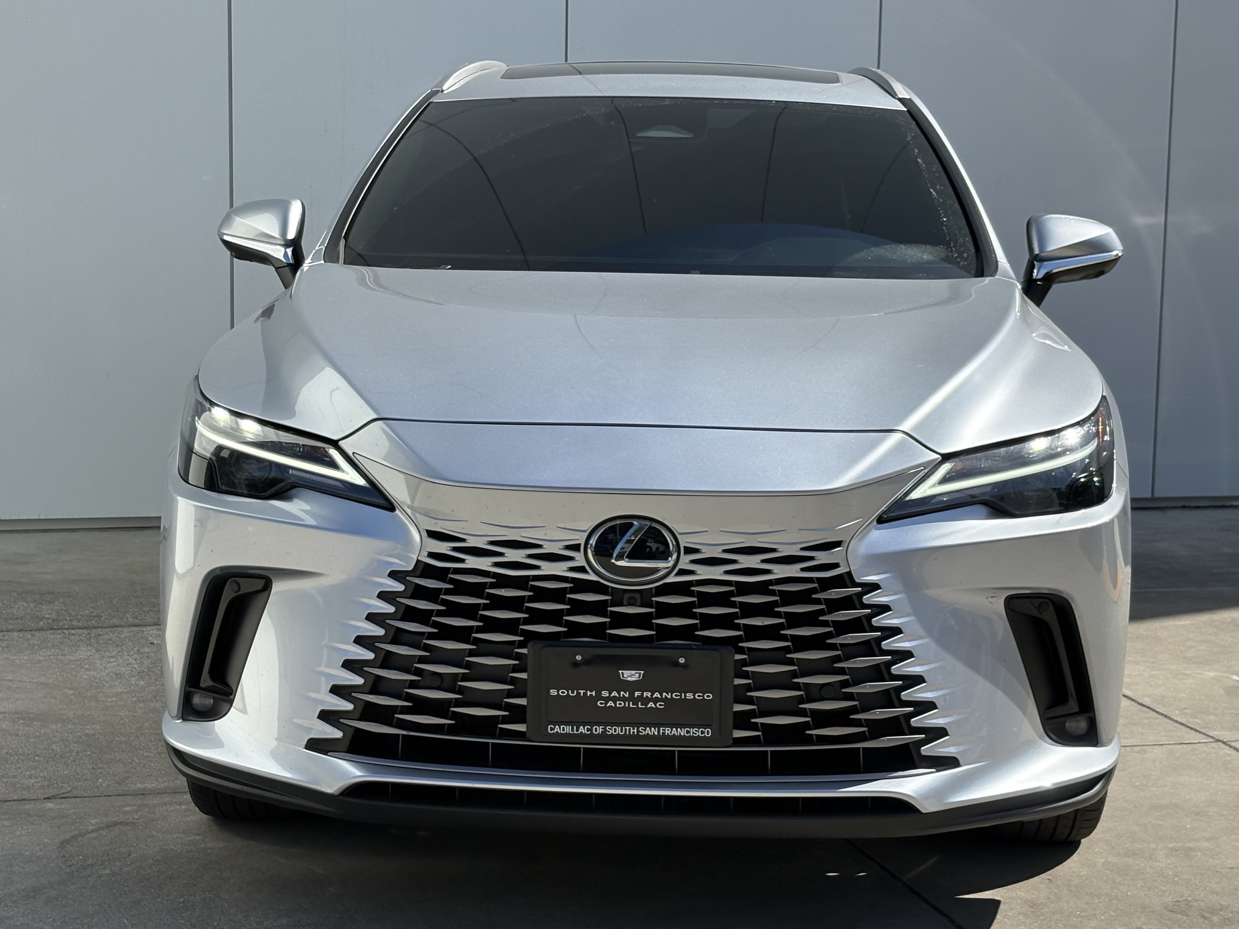 Used 2025 Lexus RX 350h w/ Convenience Package AWD/4WD image 3