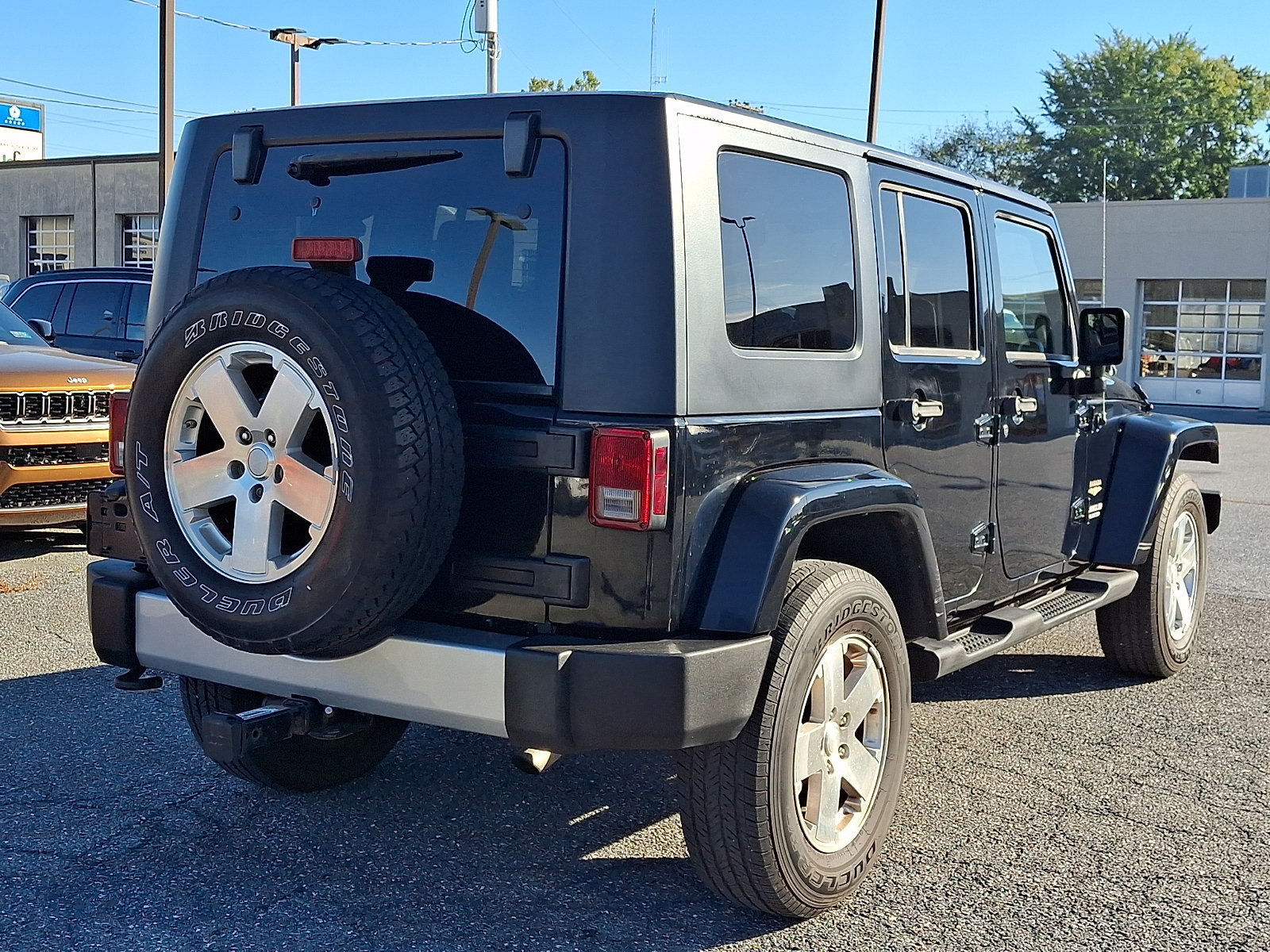 Used 2009 Jeep Wrangler Unlimited Sahara AWD/4WD image 6