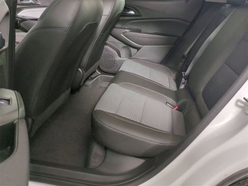 Certified 2025 Chevrolet Trax LT w/ Driver Confidence Package image 22