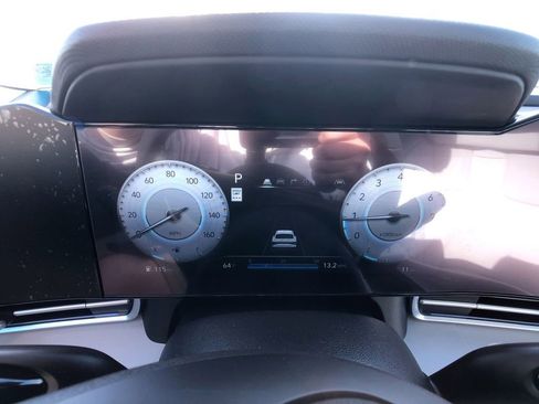 New 2025 Hyundai Elantra Limited image 16